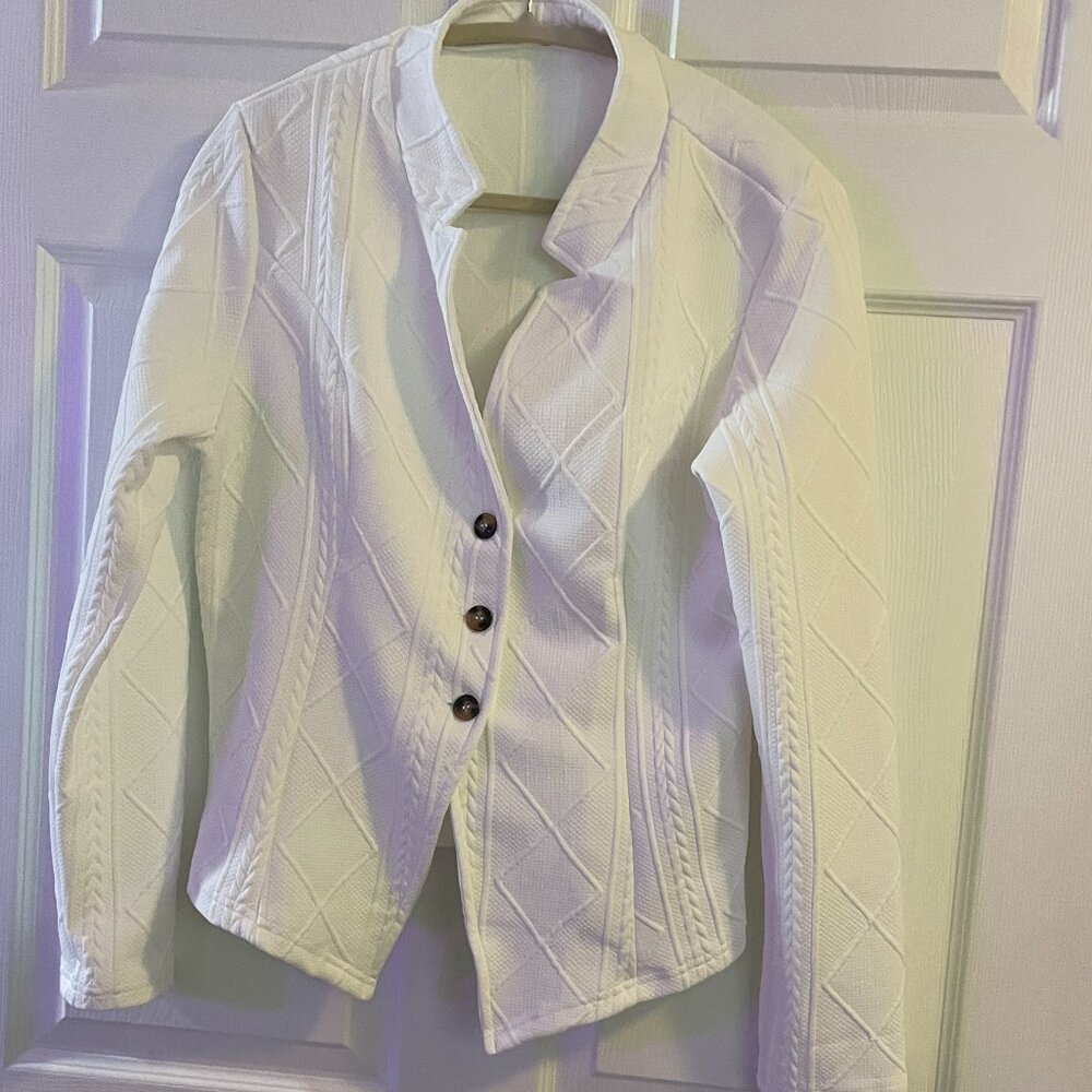 Bright white fall jacket, size L